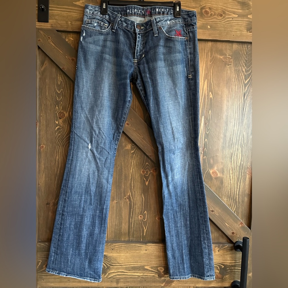 PEOPLES LIBERATION denim. Size 31 Tanya Bootcut